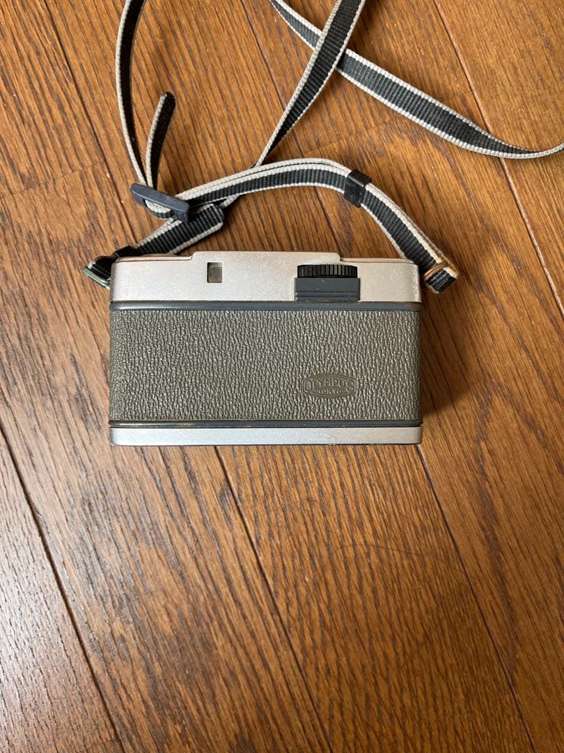 OLYMPUS PEN-EEフィルムカメラ