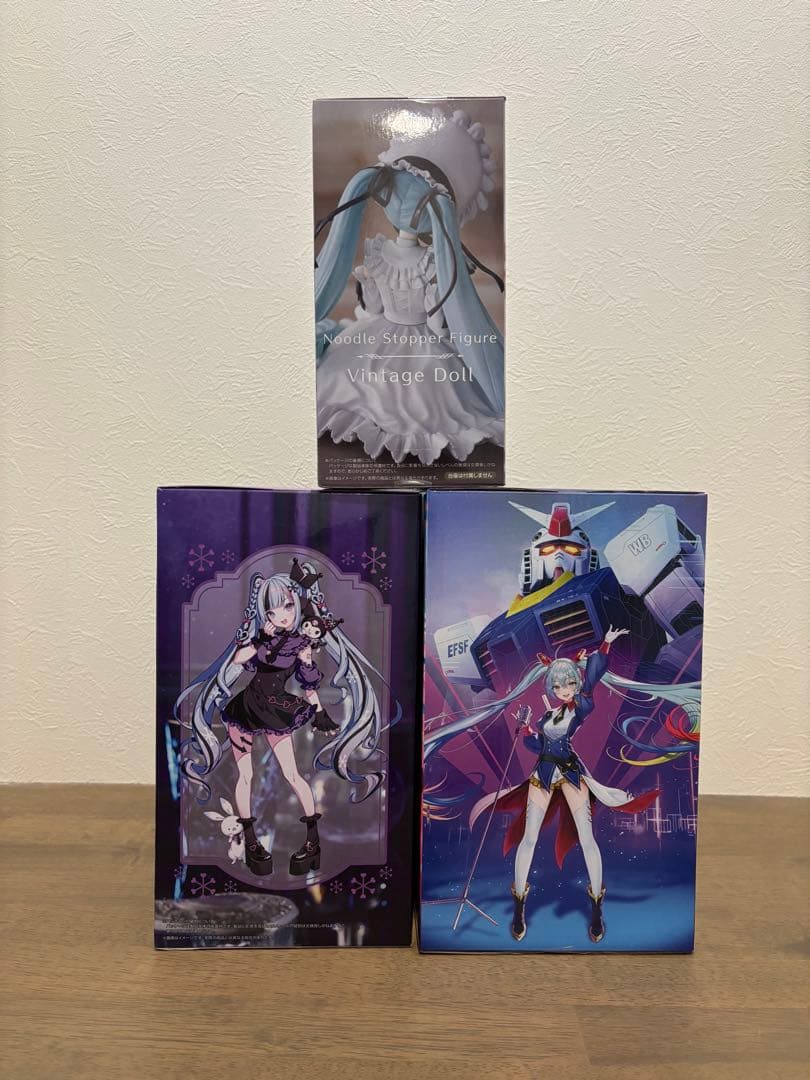 初音ミク フィギュア 雪ミク×クロミ　ヴィンテージドールOutdoor ガンダム