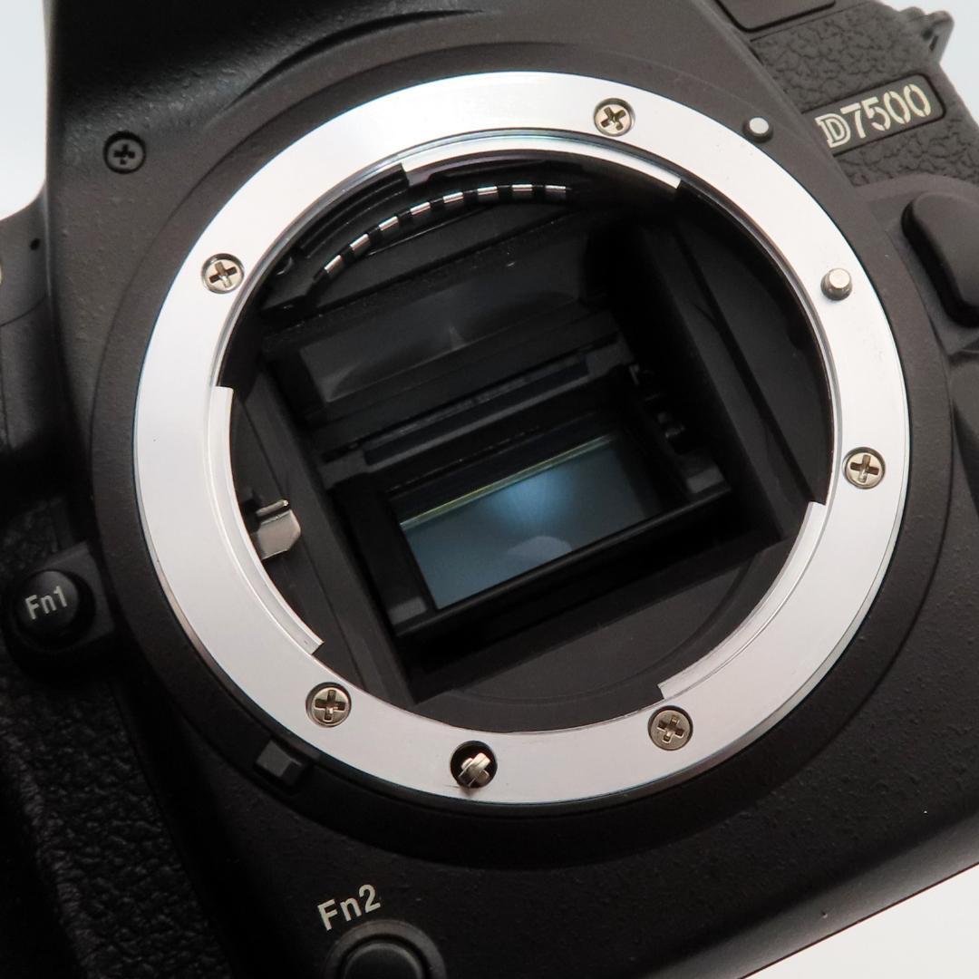 【ショット数332回】Nikon D7500 ボディ ◆付属品完備◆動作確認済