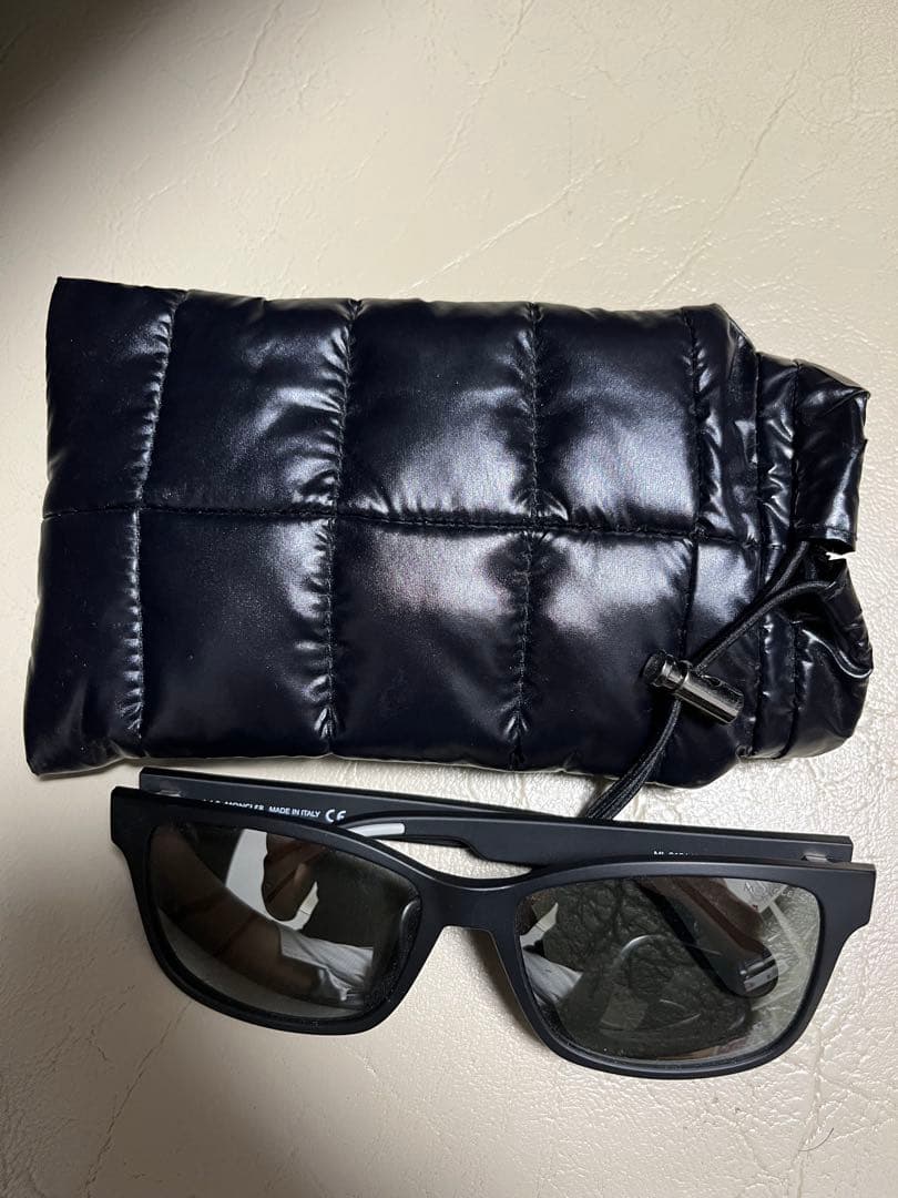 ジ*ズ様 MONCLER ブラック サングラス 専用ケース付き