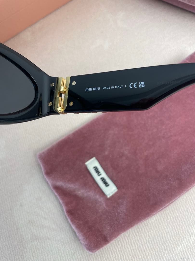 miu miu ブラック サングラス SMJ 11W