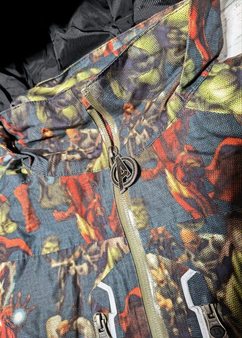 BURTON×MARVELコラボ スノーボードスノボースキーウェア　サイズ130
