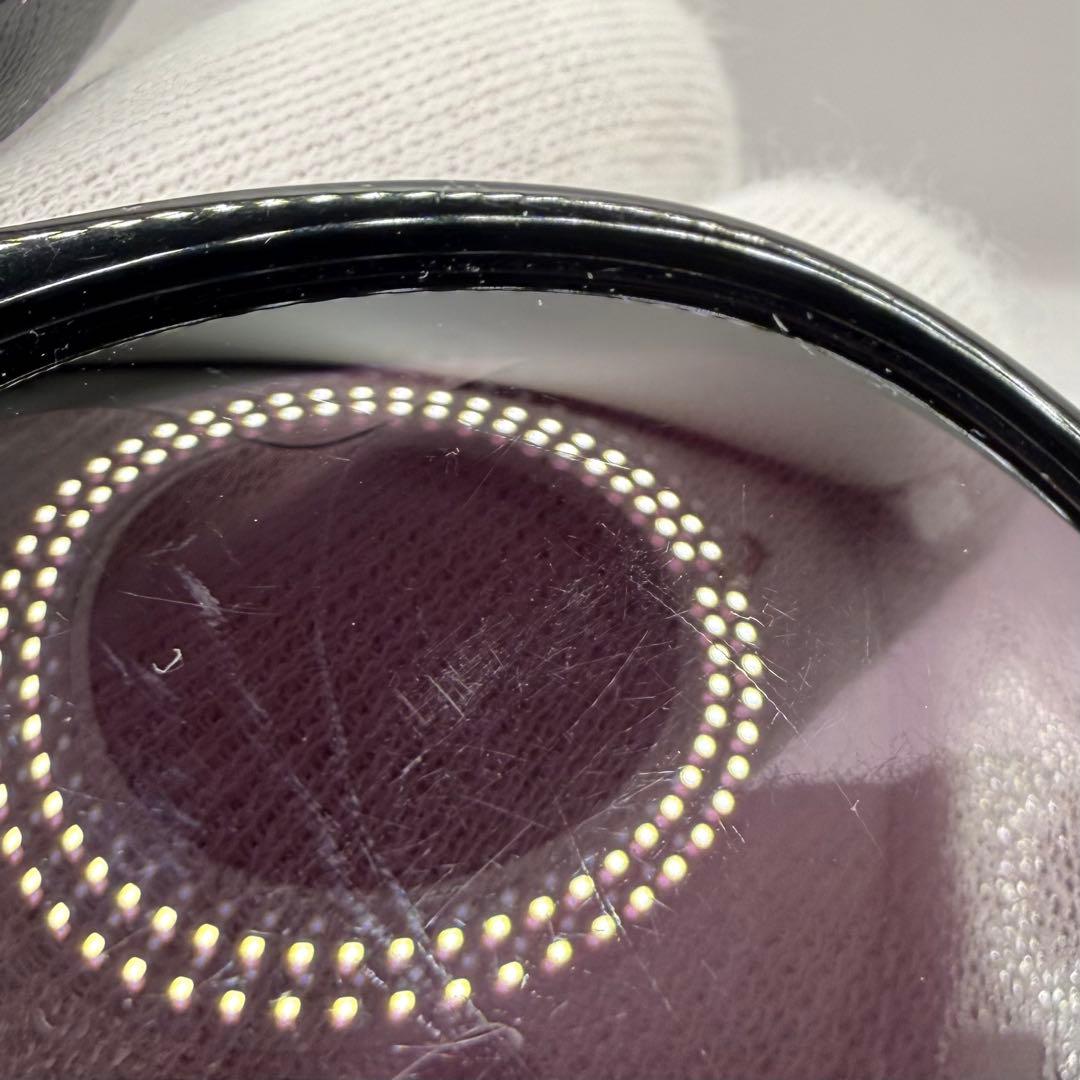 YVES SAINT LAURENT サングラス ゴールド　ブラックカラー
