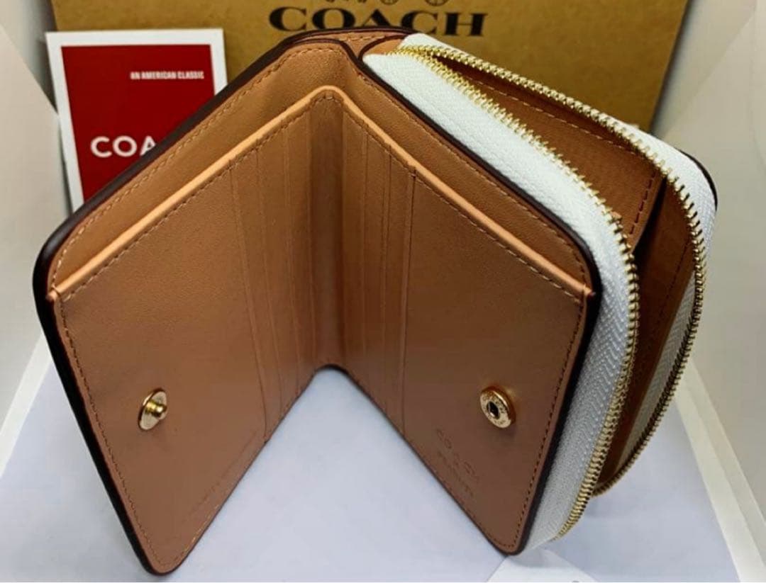 ★COACH スヌーピー 二つ折り財布★新品未使用品★
