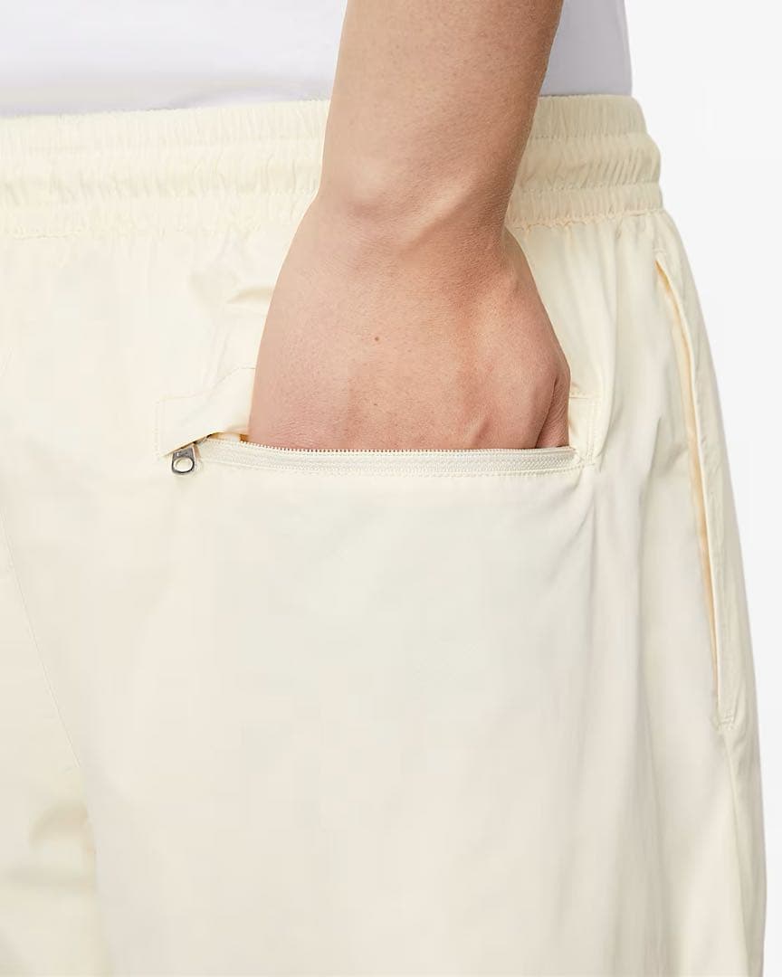 ☆新品　ナイキ　ビッグスウッシュ ウーブンパンツ　撥水加工　2XL　ホワイト