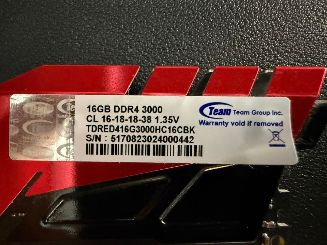 【動作確認済】Team DDR4 3000 16GB メモリ (1枚のみ)