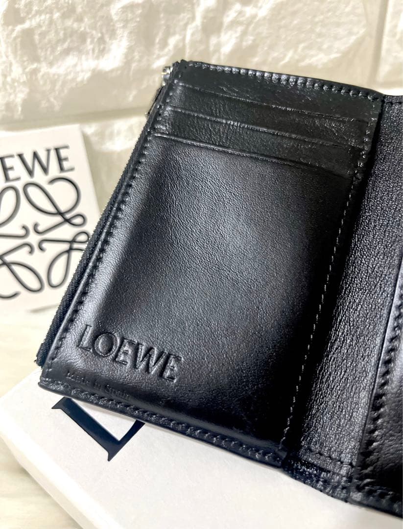 【taaai様】LOEWE ロエベ トライフォールド 三つ折り財布 巾着付き