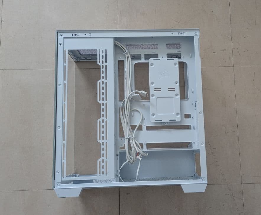 CORSAIR 3500X white ケース