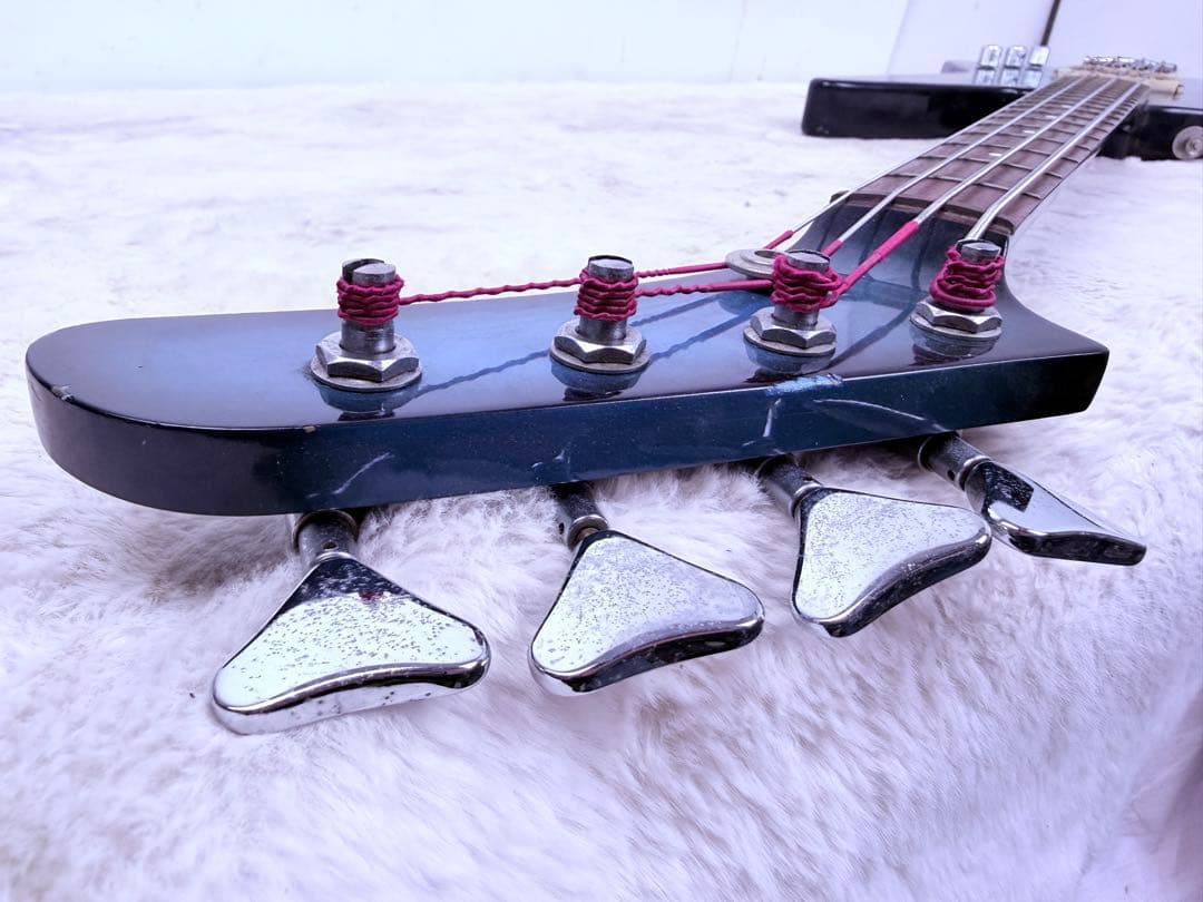 貴重品♪ Fernandes EXB-85 Explorer Bass