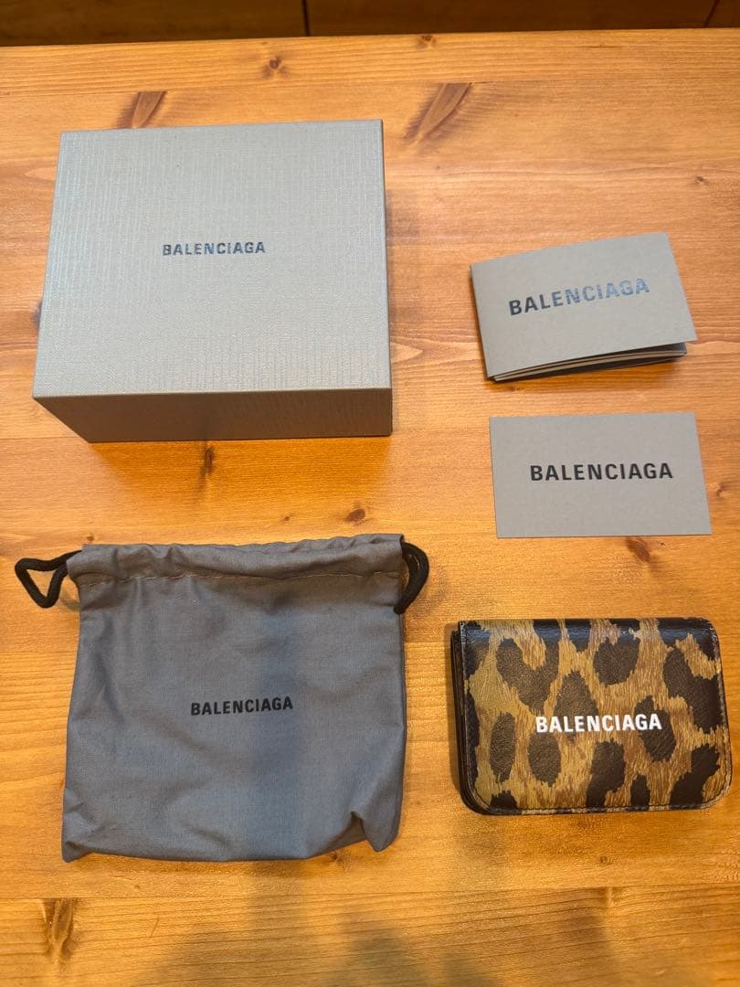 BALENCIAGA 三つ折りミニ財布　ヒョウ柄　最終SALE‼️