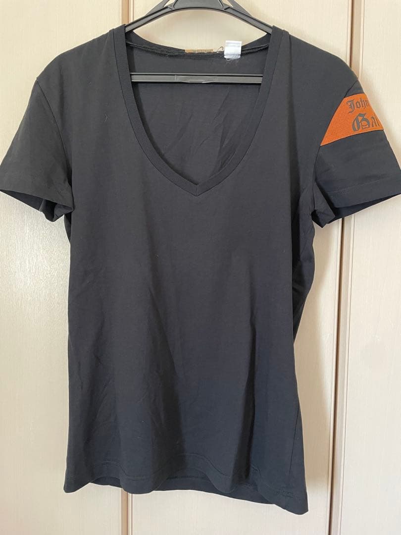 新品未使用　John Gallianoバックプリント　VネックTシャツ ブラック
