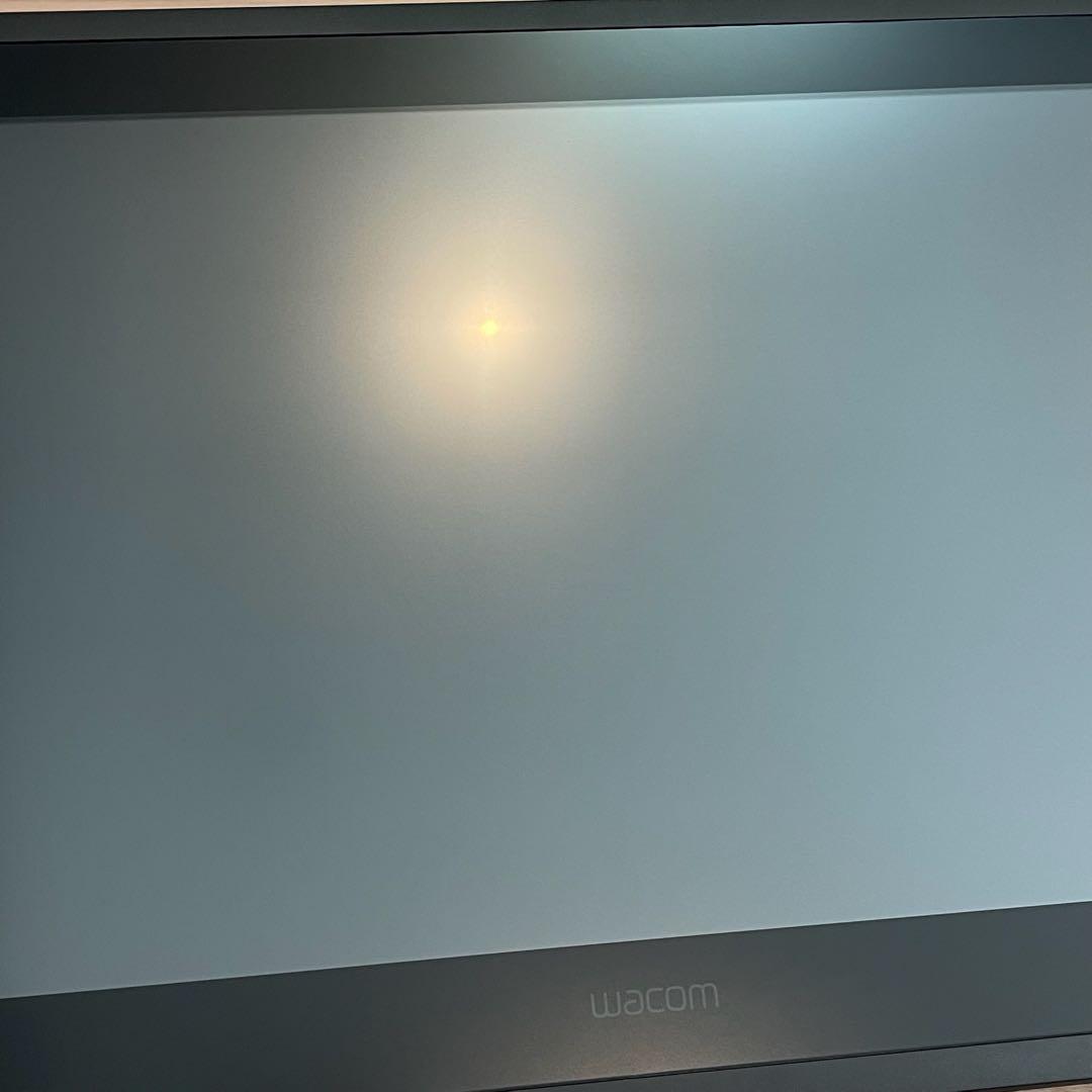 Wacom Cintiq 22 FHD DTK2260 ワコム　液タブ