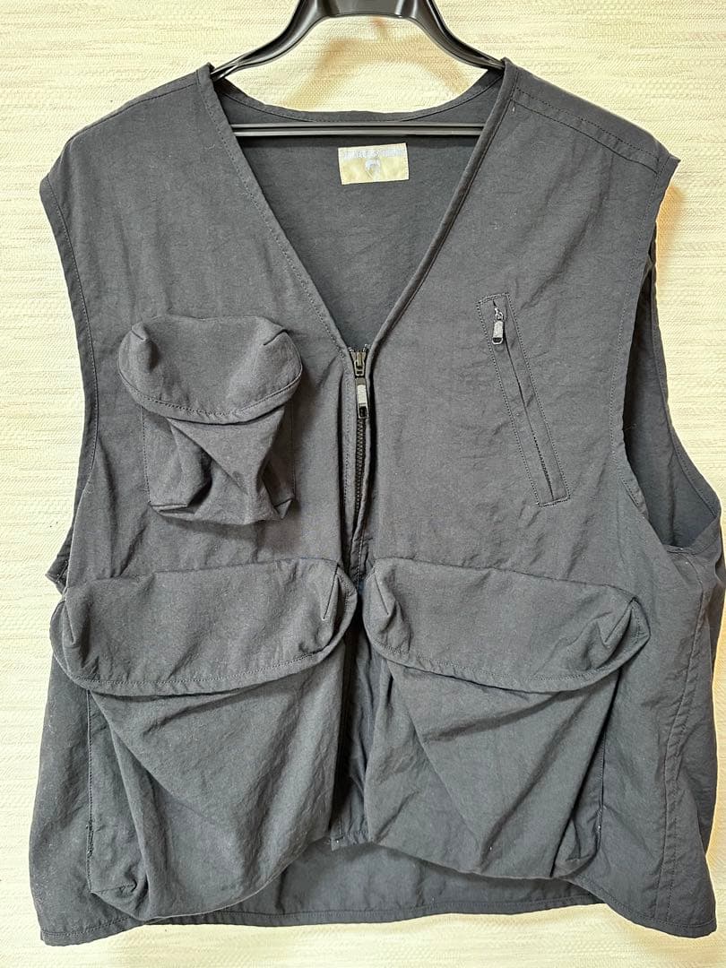 LESS TAILOR ミリタリーベスト　黒色