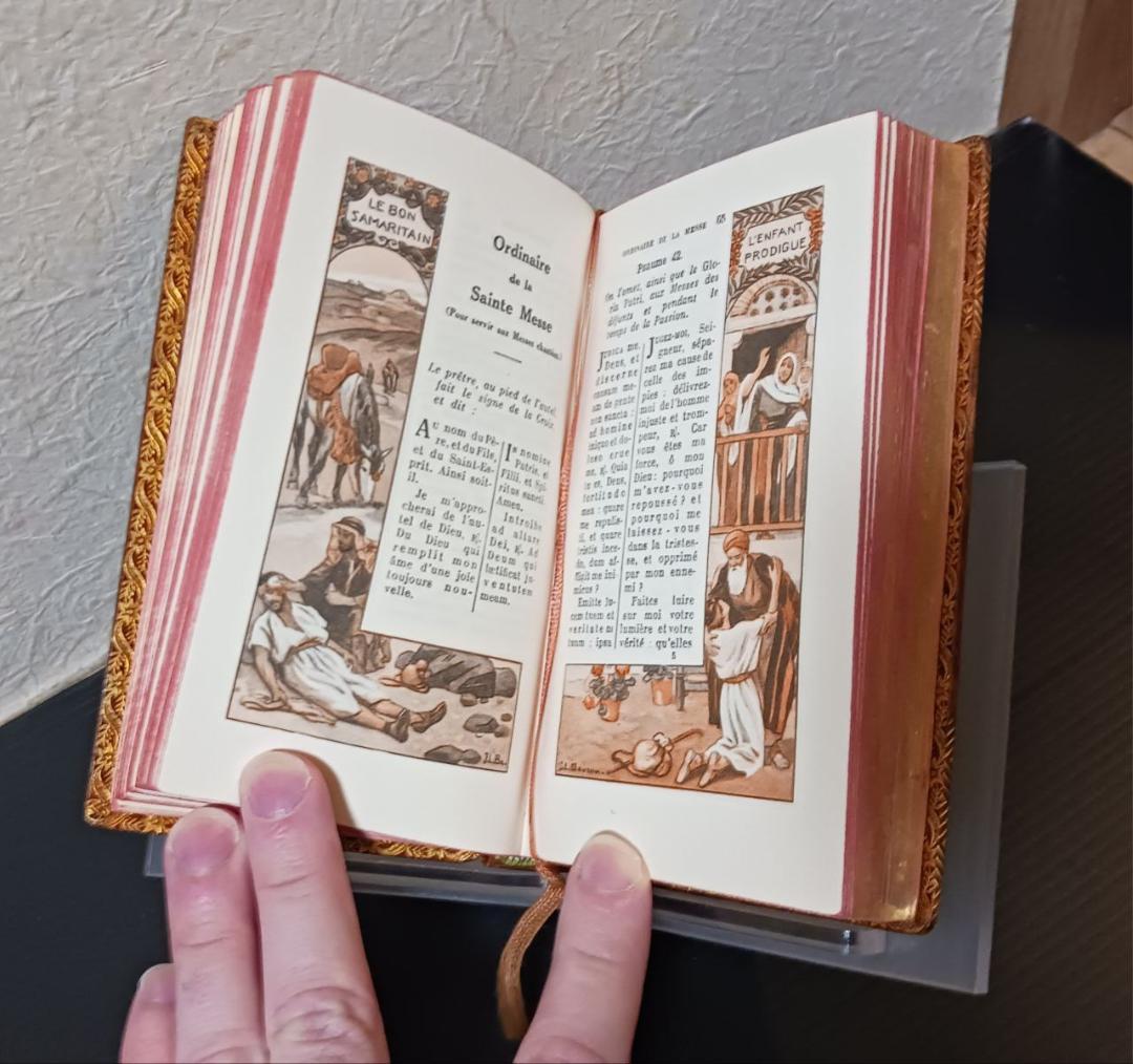 フランス製ミサ典書 MISSEL 革装丁 金彩小口 祈祷書 洋書