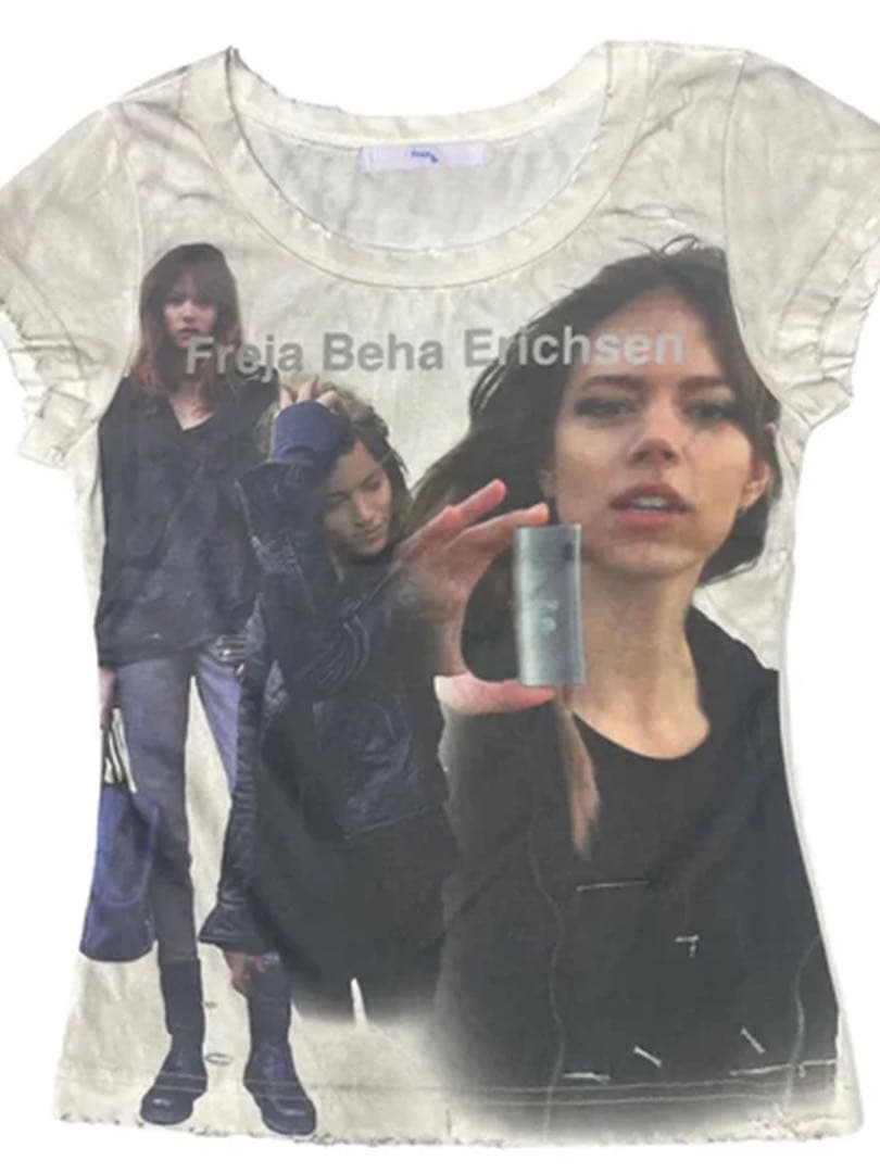 praying Freja Beha ErichsenグラフィックTシャツ 半袖
