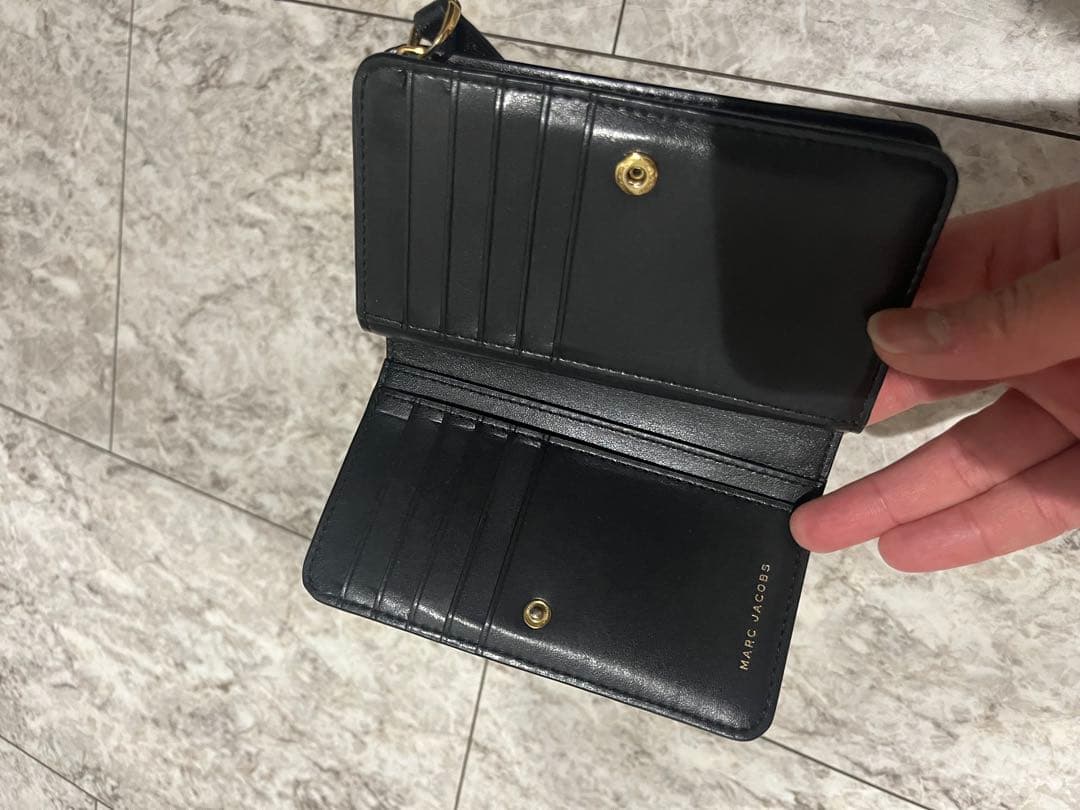 P*r様 MARC JACOBS ブラック 二つ折り財布　新品未使用