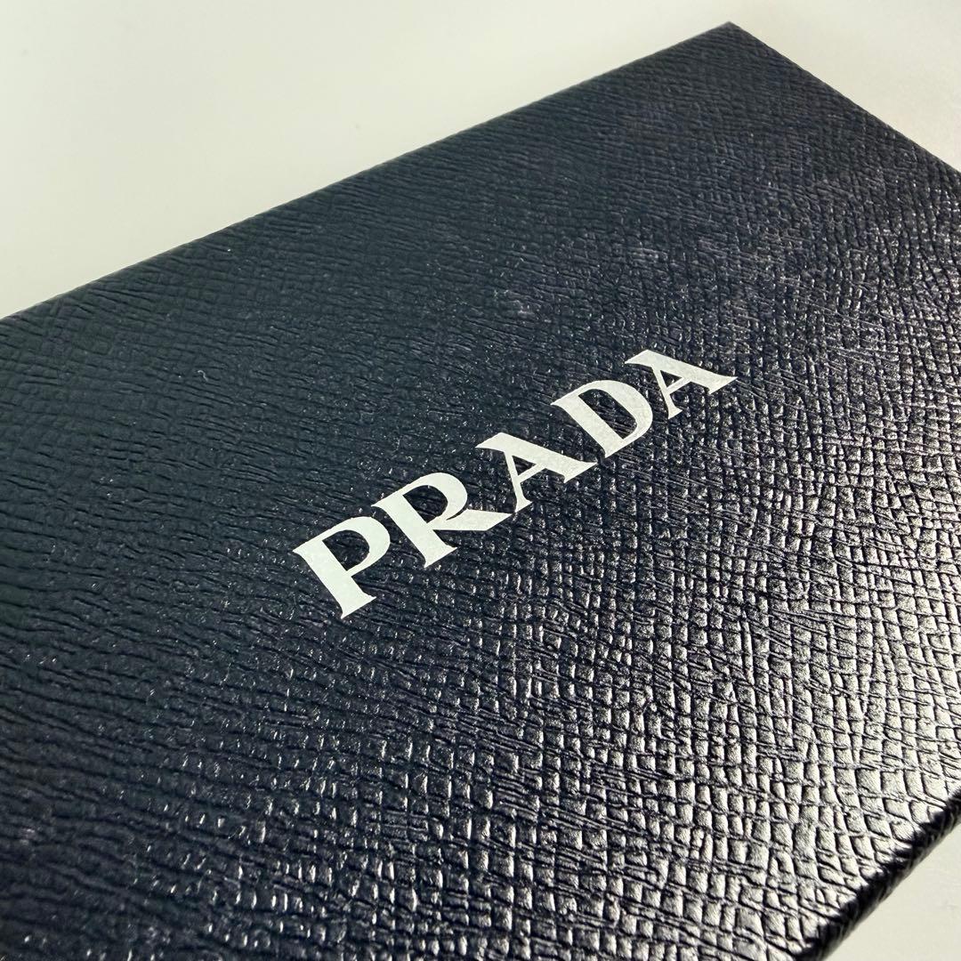新品 未使用 プラダ PRADA iPhoneケース 15 Pro ロゴ ピンク