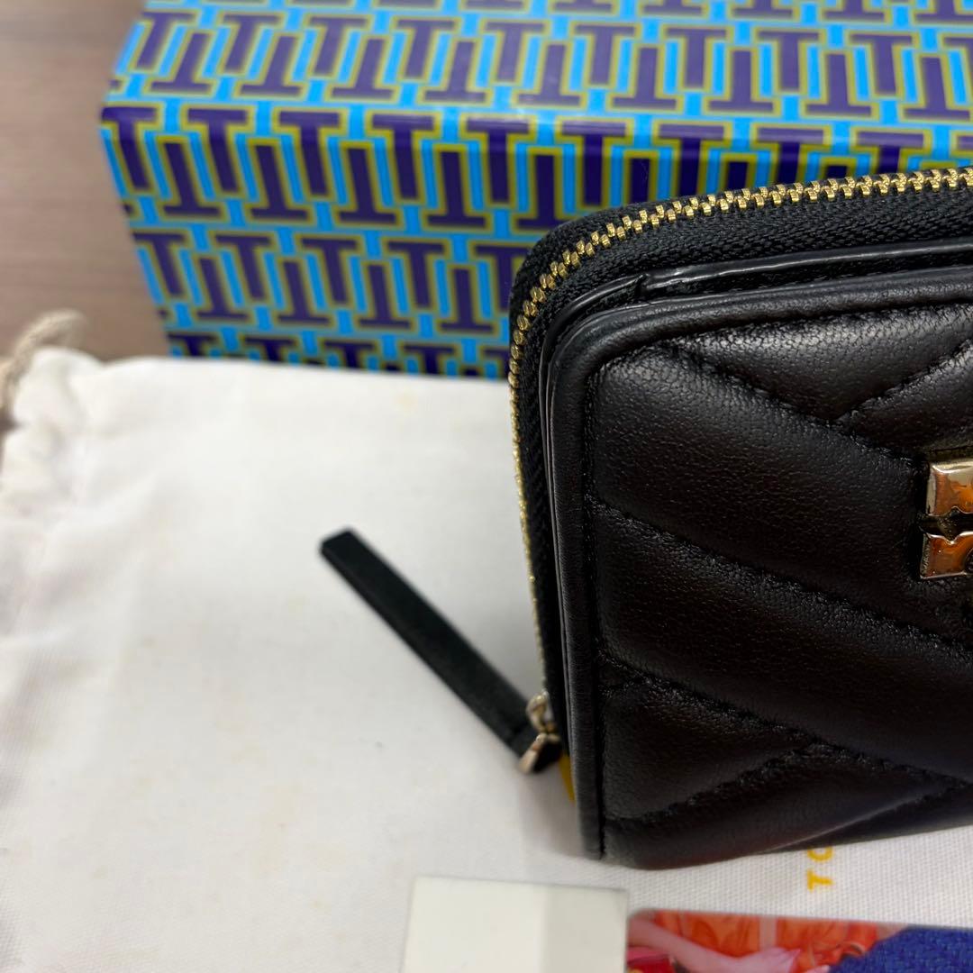 新品同様‼️ 現行　トリーバーチ　財布　折り財布　キラ　シェブロン　キルティング