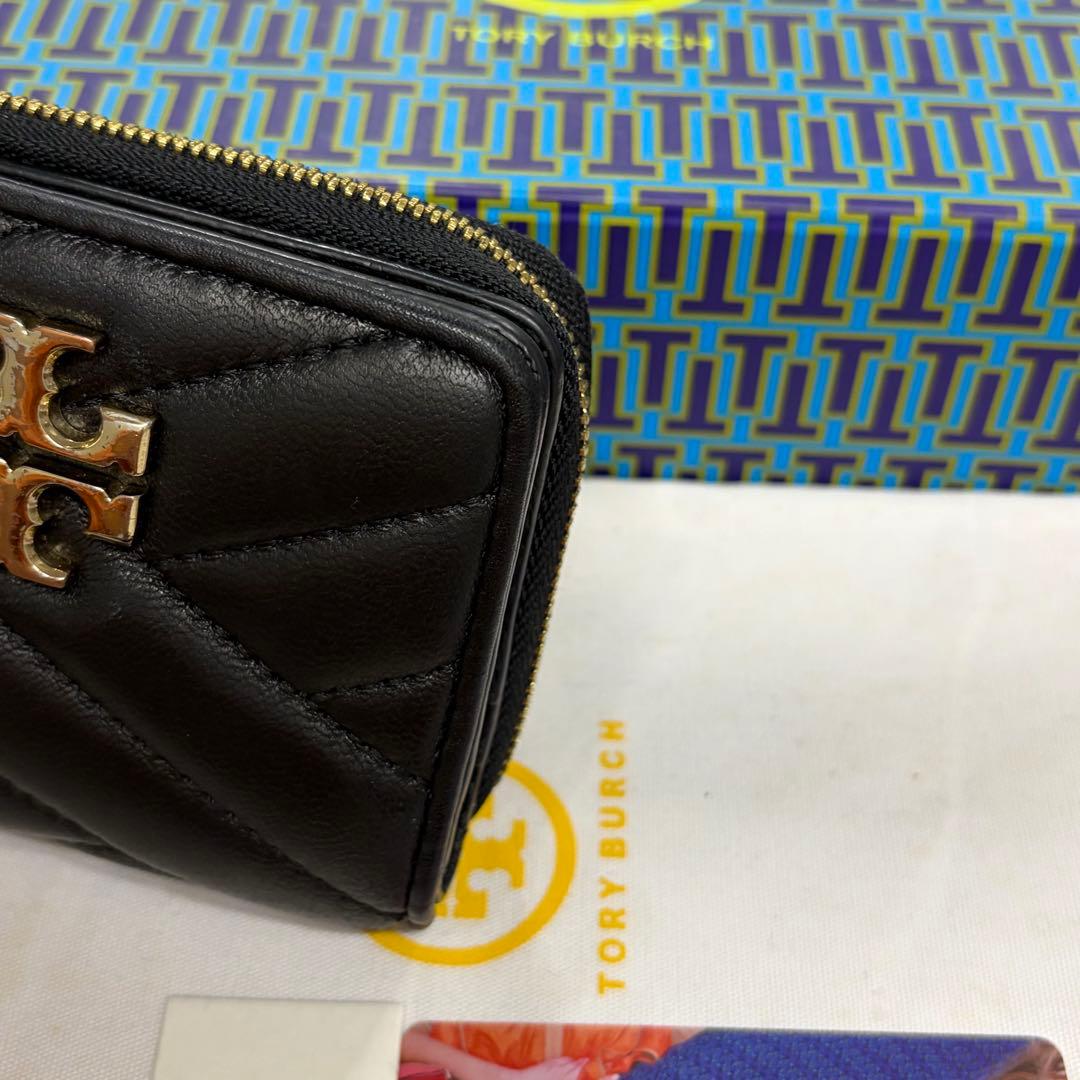 新品同様‼️ 現行　トリーバーチ　財布　折り財布　キラ　シェブロン　キルティング