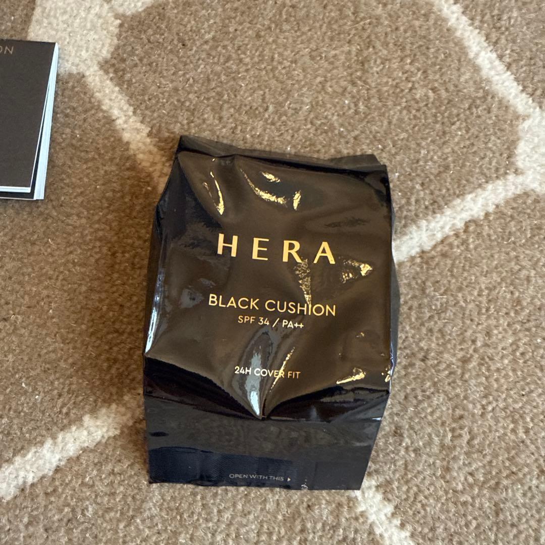 ファンデーション HERA BLACK CUSHION 25N1 SPF34 PA++