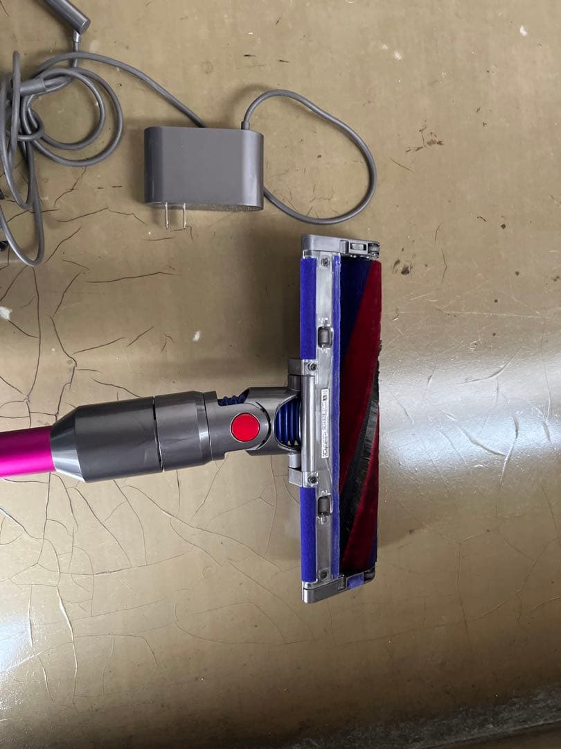Dyson コードレススティッククリーナー 本体　SV10Ｋ