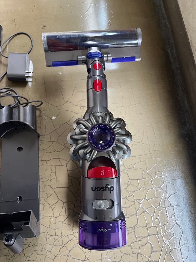 Dyson コードレススティッククリーナー 本体　SV10Ｋ