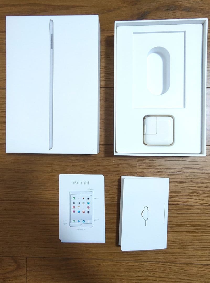 iPad mini4 16GB シルバー 本体 MK702J/A docomo