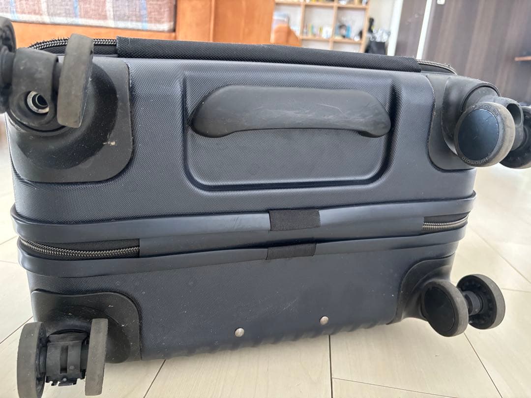イノベーター キャリーケース 33L 機内持ち込み可