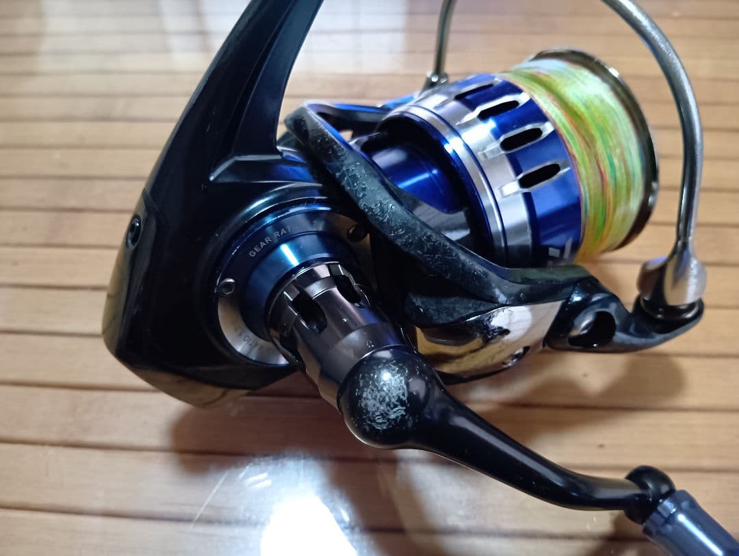 15ソルティガ 4000H スピニングリール