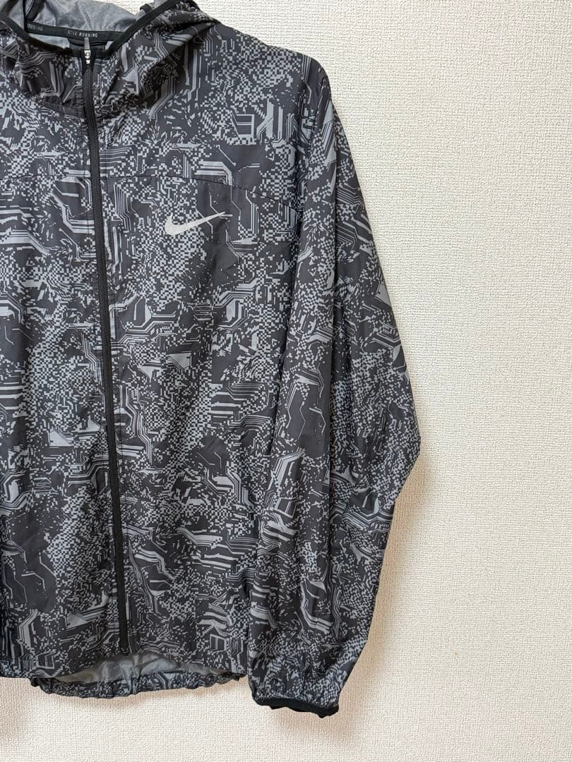 ナイキ シールドレーサーNIKE ナイロンパーカー ランニング L