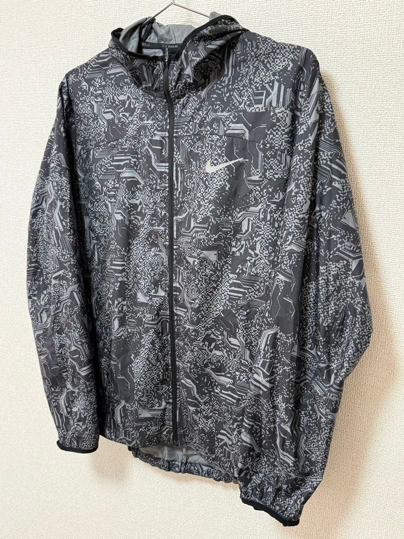 ナイキ シールドレーサーNIKE ナイロンパーカー ランニング L