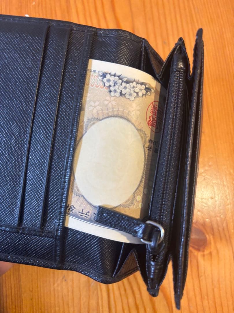 田*中様 PRADA　ミニウォレット　二つ折り財布　プラダ