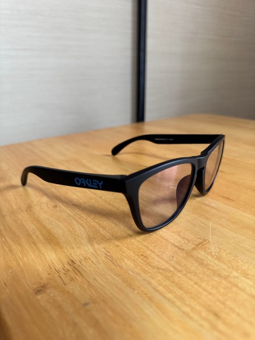 Oakley フロッグスキン　調光サングラス