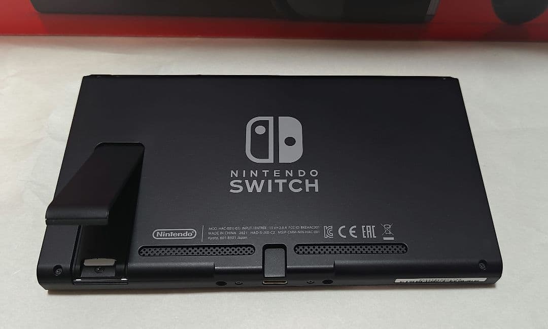 Nintendo Switch 本体 + 付属品（Joy-con無し）