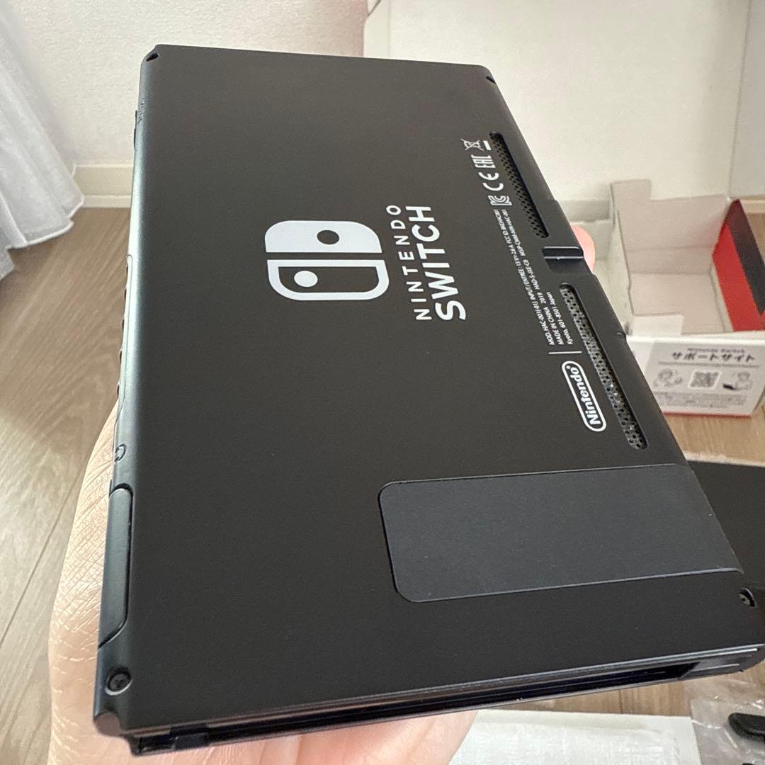 Nintendo Switch 本体　リモコン×2 ケース付き