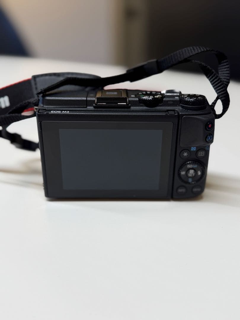 Canon EOS M ミラーレス一眼カメラ【取説付き】