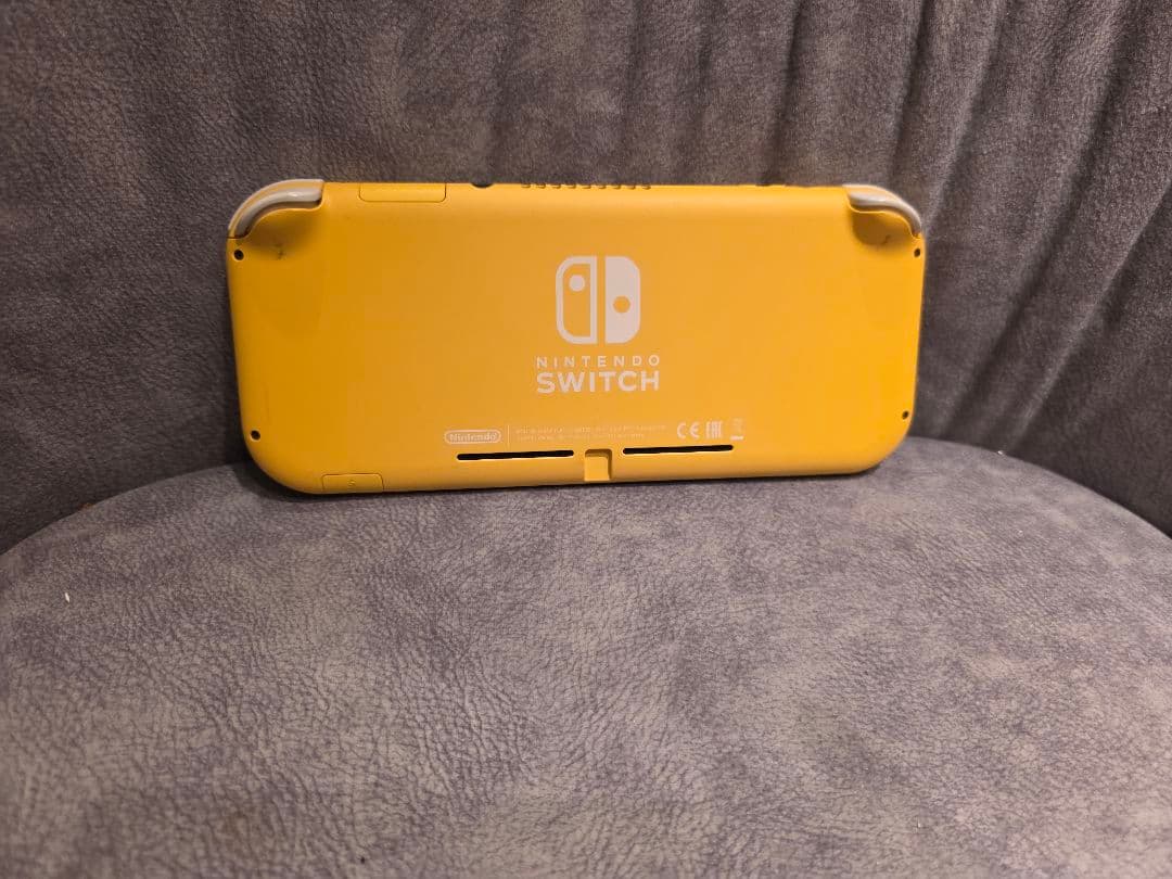 Switchライト イエロー