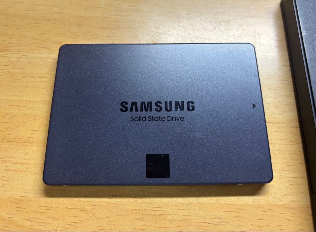 Samsung 860 QVO 1TB SSD 外付けケース付き