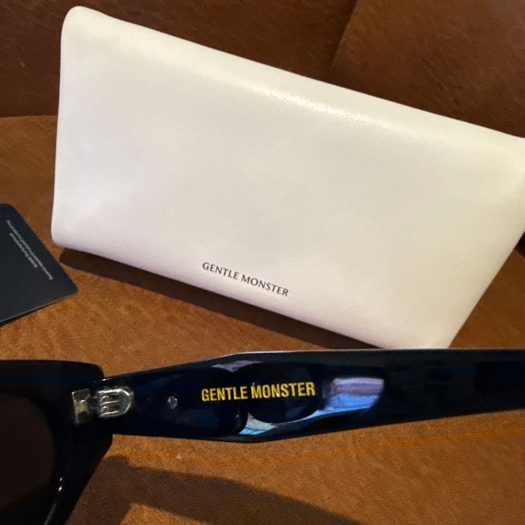 GENTLE MONSTER ROCOCO Jennie着用サングラス