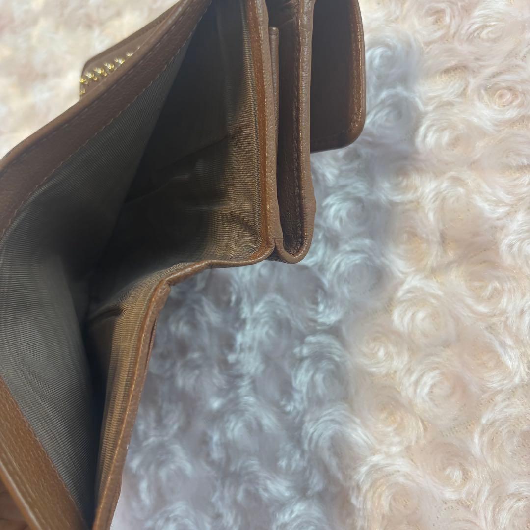 miu miu ブラウンレザー 三つ折り財布