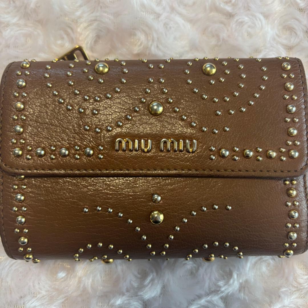 miu miu ブラウンレザー 三つ折り財布