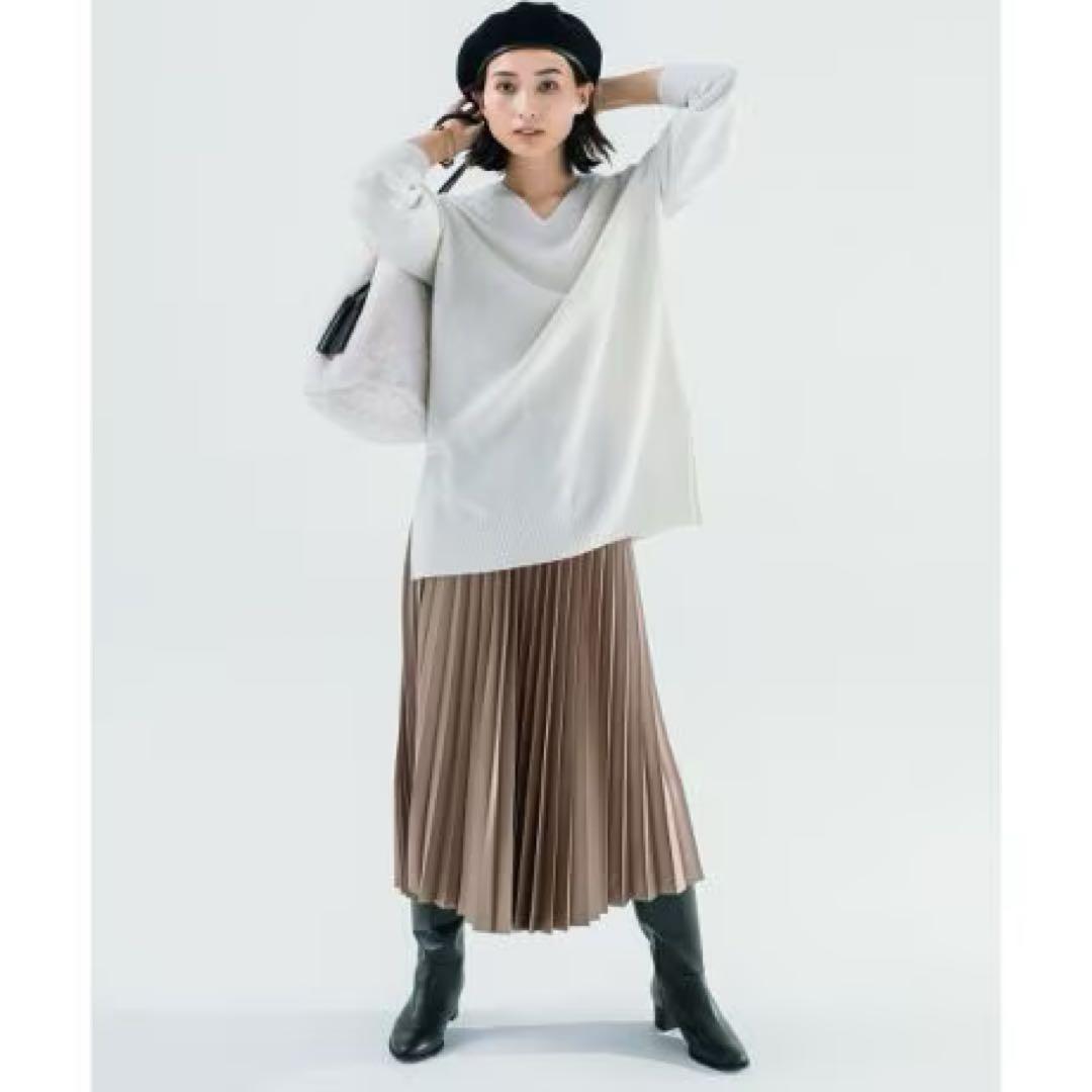 新品 23区【中村アンさん着用】サテンプリーツレザーライク スカート