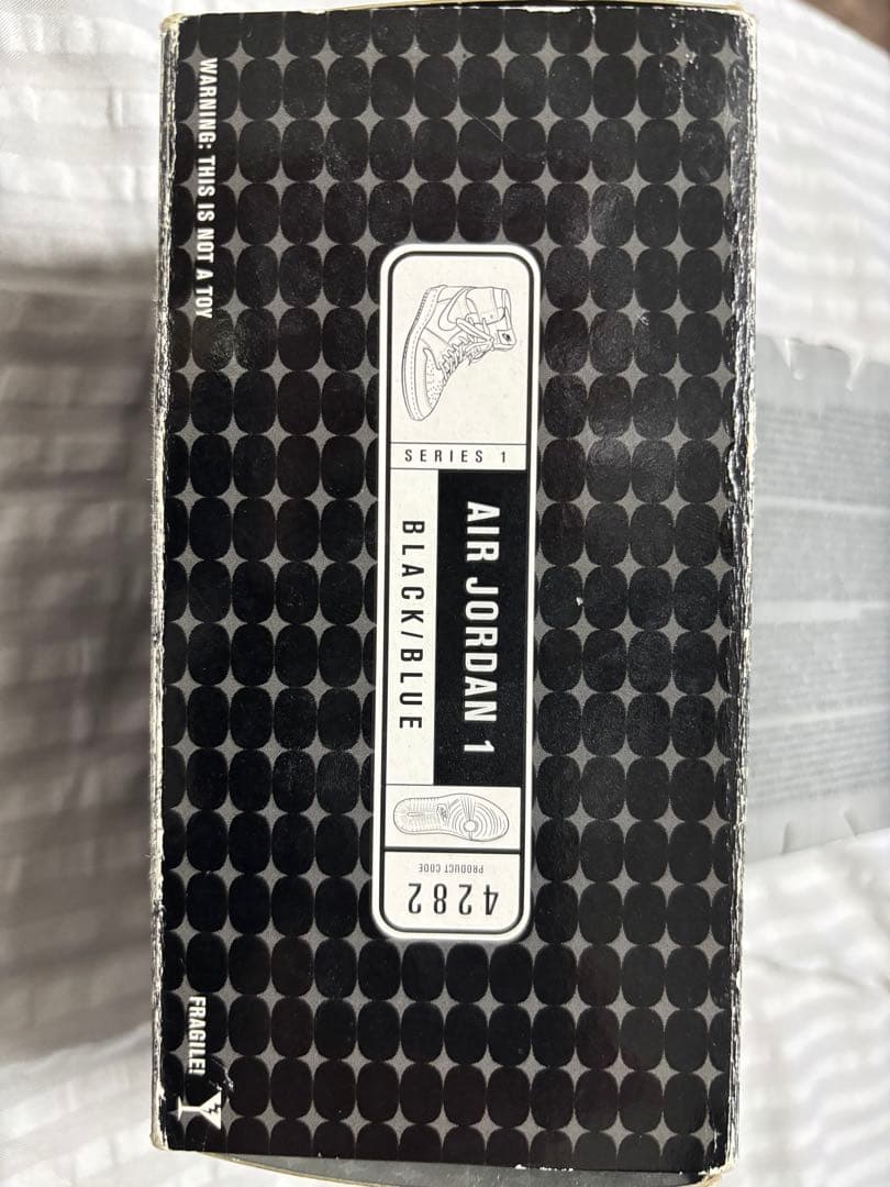 Air Jordan 1 ロイヤル　陶器フィギュア