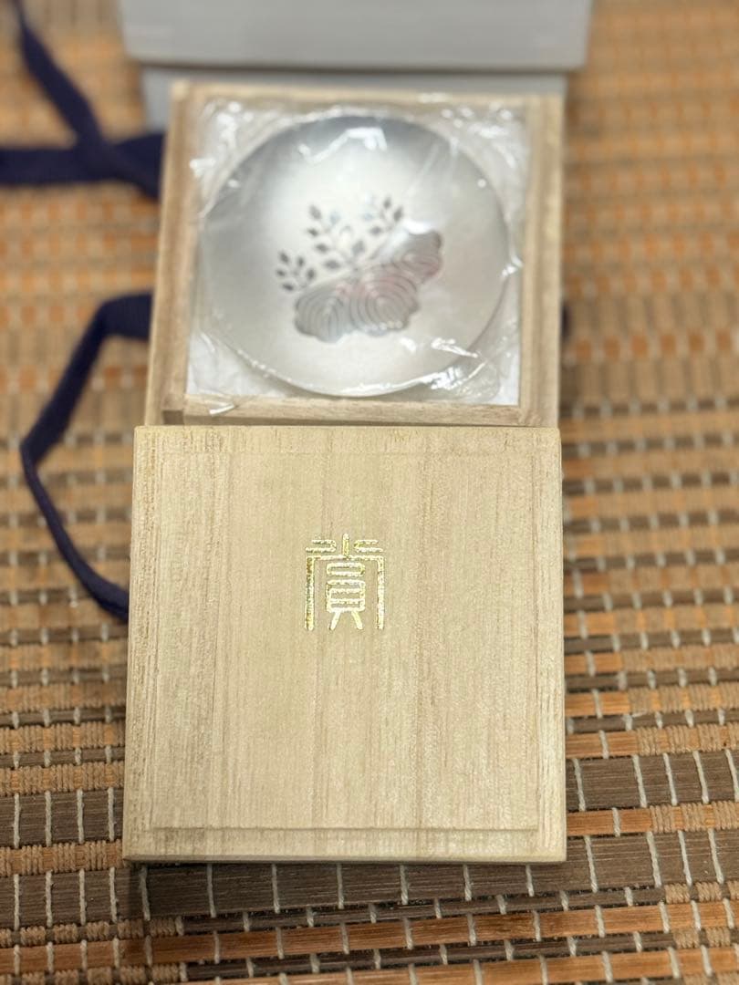 C*r様 銀製花模様ラウンドプレート 木箱付き
