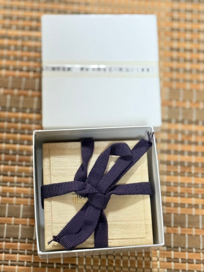 C*r様 銀製花模様ラウンドプレート 木箱付き