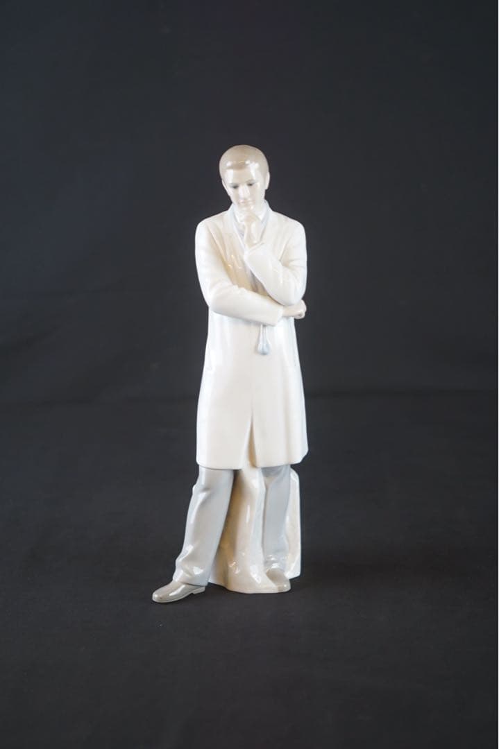 リヤドロ LLADRO 『優秀なドクター』 8188 美品