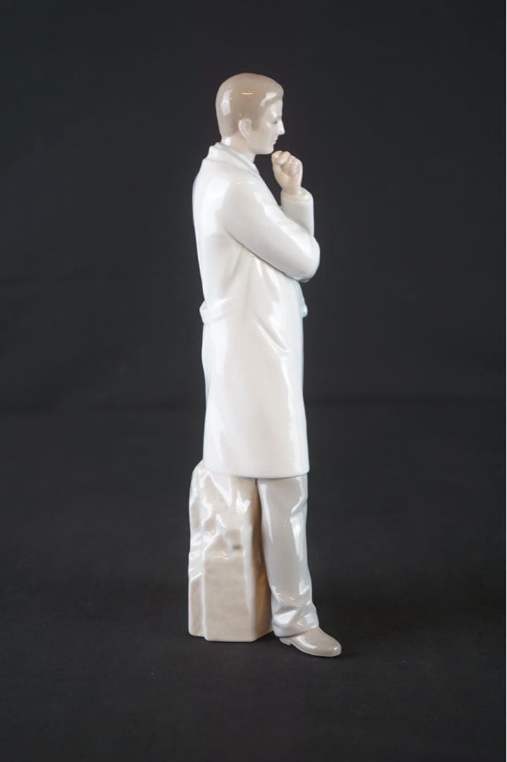 リヤドロ LLADRO 『優秀なドクター』 8188 美品