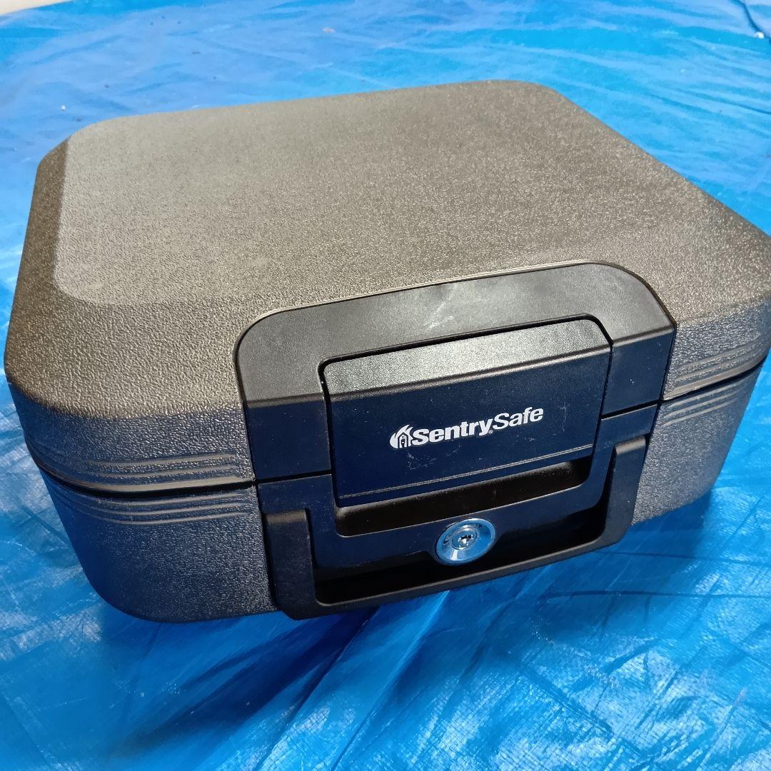 セントリー CHW20201 ポータブル耐火防水保管庫