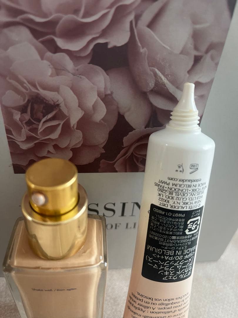 ESTEE LAUDER 下地　リキッドファンデーション