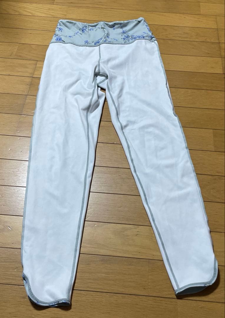 【値下】　SUKALA　lava ヨガウェア　忘れな草 上下セット Ｌ